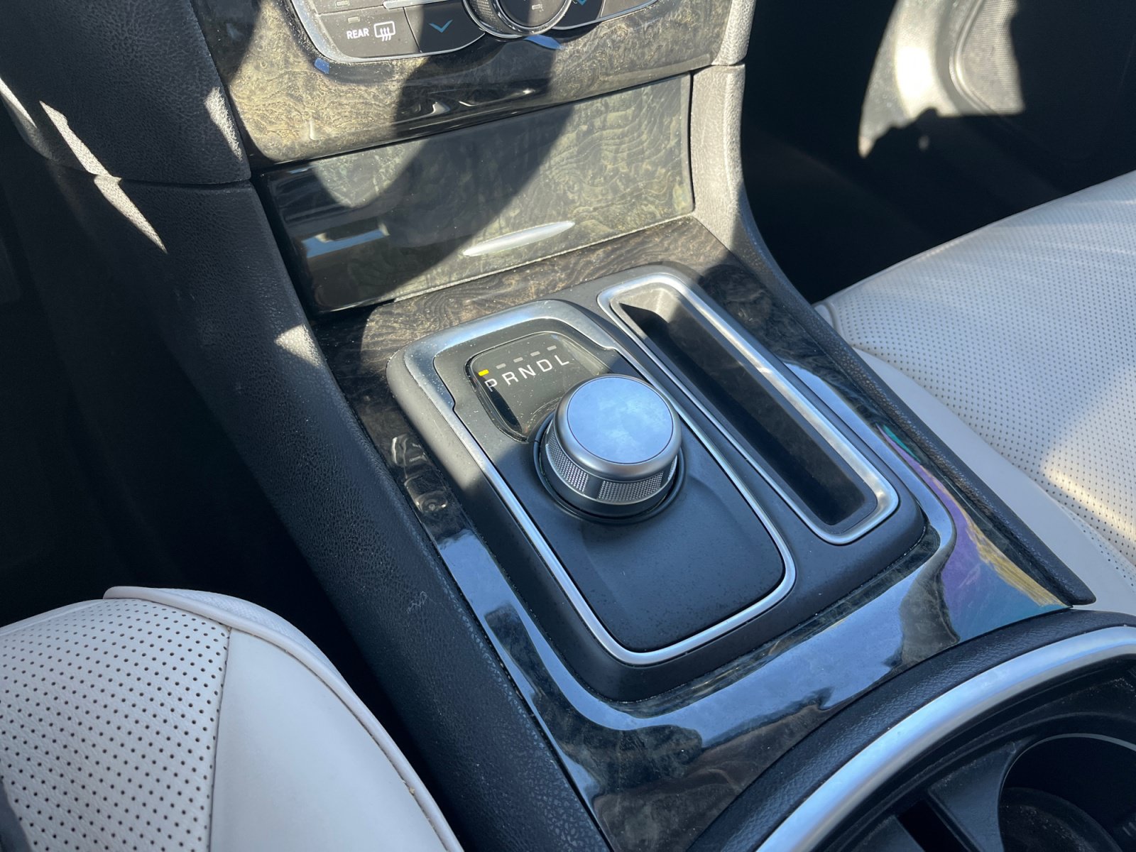 Used 2019 Chrysler 300 Limited w/ Safetytec Plus Group RWD image 16