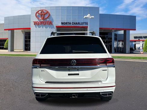 Used 2024 Volkswagen Atlas SEL Premium R-Line AWD/4WD image 7
