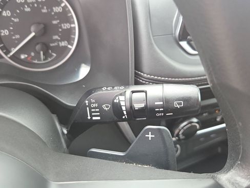 Used 2023 Nissan Rogue S AWD/4WD image 28