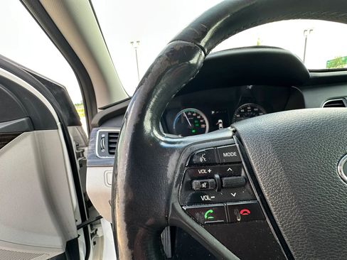 Used 2016 Hyundai Sonata Limited image 23