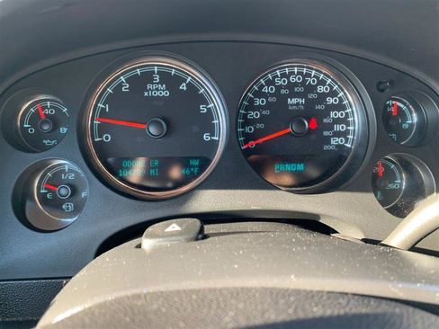 Used 2013 Chevrolet Avalanche LS image 25