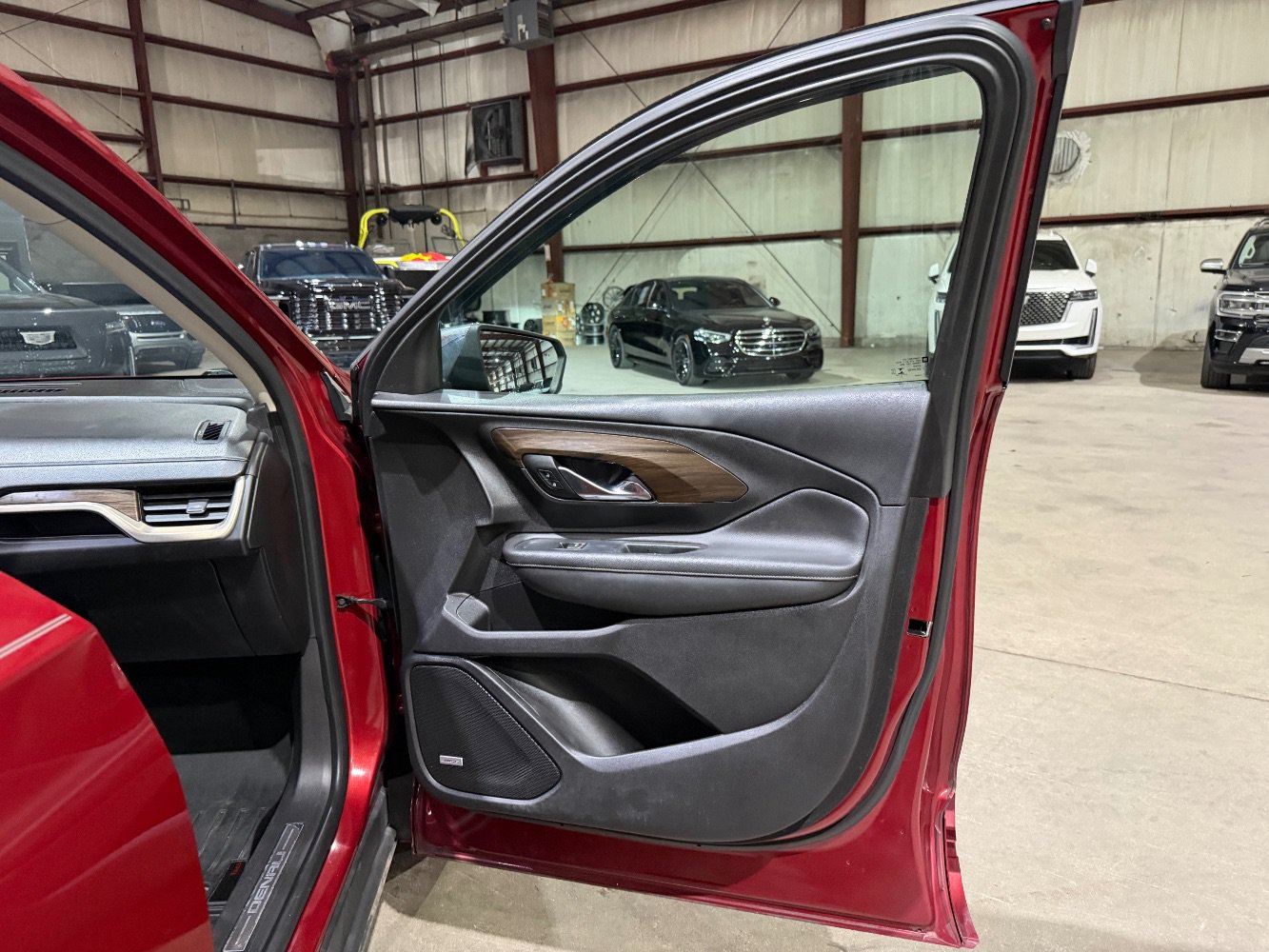 Used 2018 GMC Terrain Denali w/ Comfort Package FWD image 24