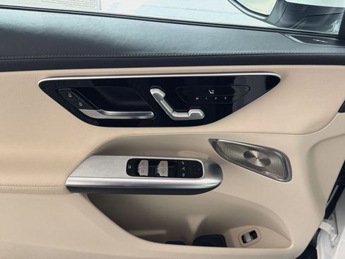 Used 2023 Mercedes-Benz GLC 300 4MATIC image 15