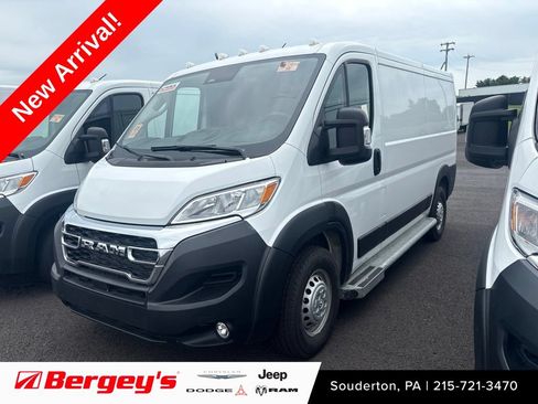 Used 2025 RAM ProMaster 2500 w/ U-Haul Equipment Group FWD image 1