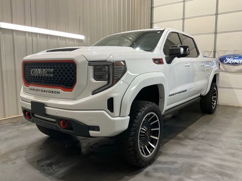 Used 2024 GMC Sierra 1500 AT4 w/ Technology Package image 3