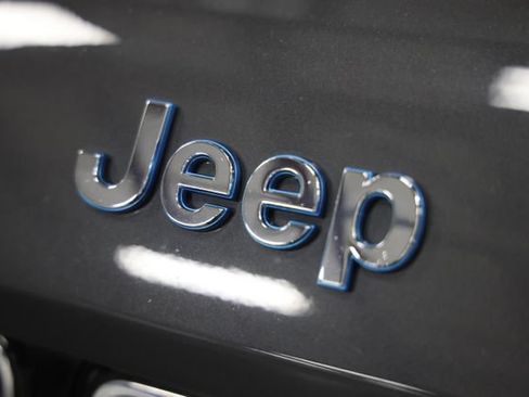 Used 2023 Jeep Grand Cherokee 4WD 4xe image 4