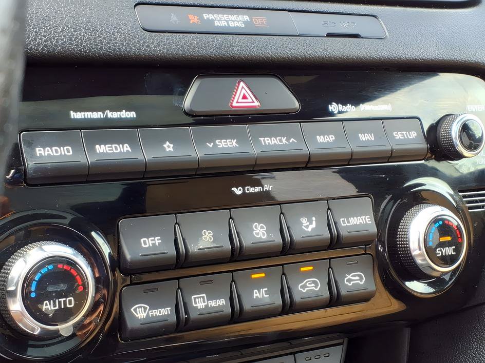 Used 2020 Kia Sportage SX FWD image 22