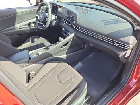 Certified 2025 Hyundai Elantra Blue image 16