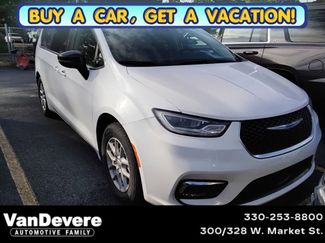 Used 2024 Chrysler Pacifica Touring-L FWD video 1