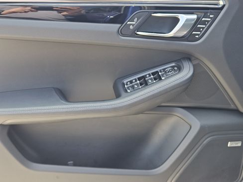 Certified 2026 Porsche Macan AWD/4WD image 22