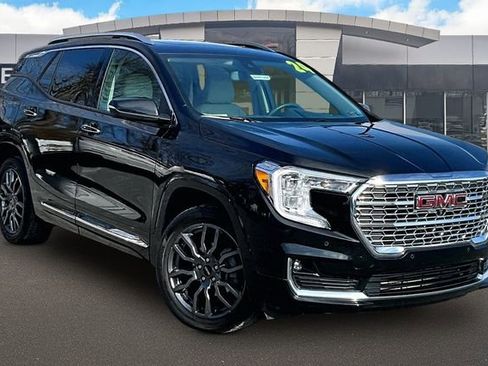 Certified 2024 GMC Terrain Denali w/ Black Diamond Edition image 11
