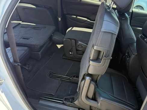Used 2019 Chevrolet Traverse RS FWD image 21