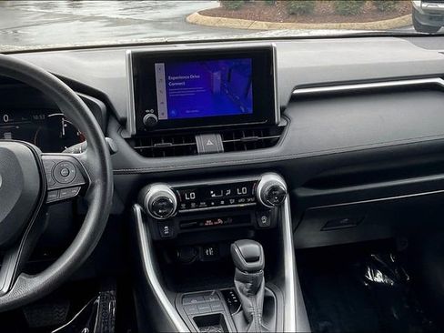 Used 2024 Toyota RAV4 XLE FWD image 6