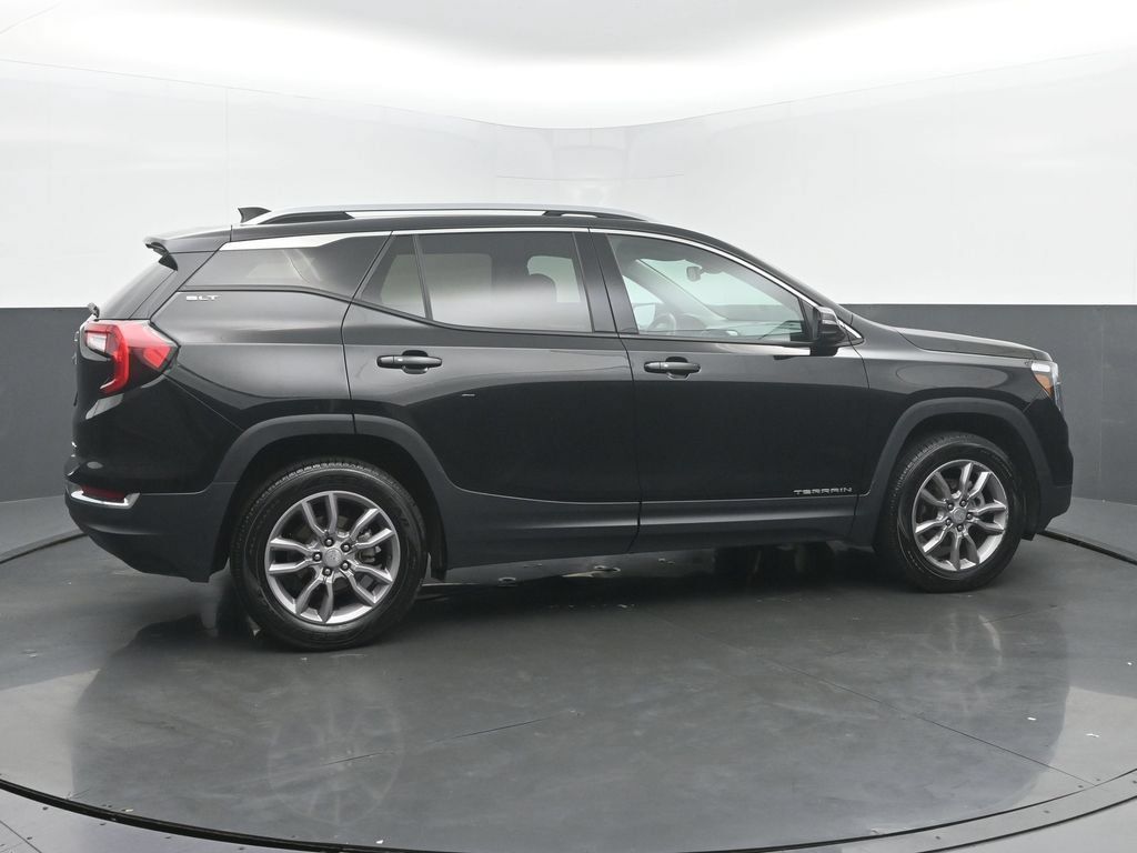 Used 2024 GMC Terrain SLT AWD/4WD image 7
