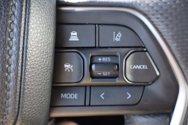 Used 2025 Toyota Sequoia Limited w/ Tow Technology Package AWD/4WD image 23