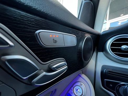 Used 2022 Mercedes-Benz GLC 300 4MATIC image 24