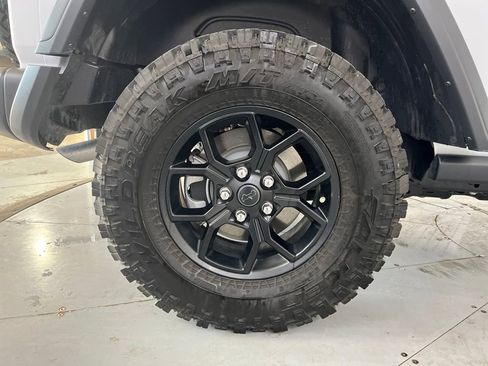 Used 2025 Jeep Wrangler Willys image 16