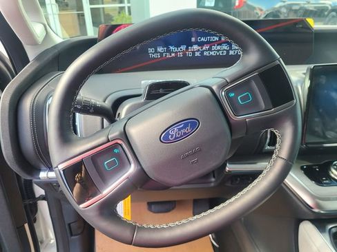 New 2026 Ford Expedition Max Platinum image 8