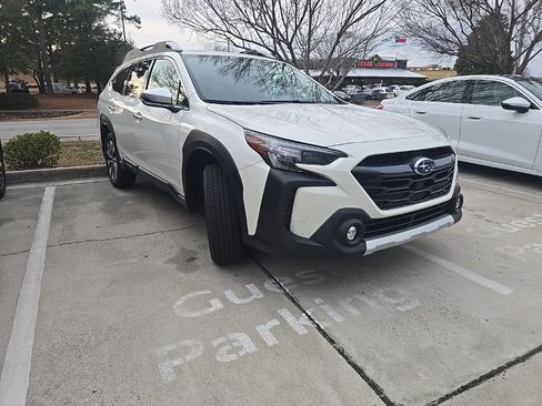 Used 2023 Subaru Outback Touring XT image 3