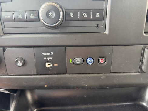 Used 2020 Chevrolet Express 2500 w/ Communications Package RWD image 18