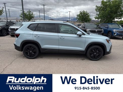 New 2026 Volkswagen Taos SE FWD image 6