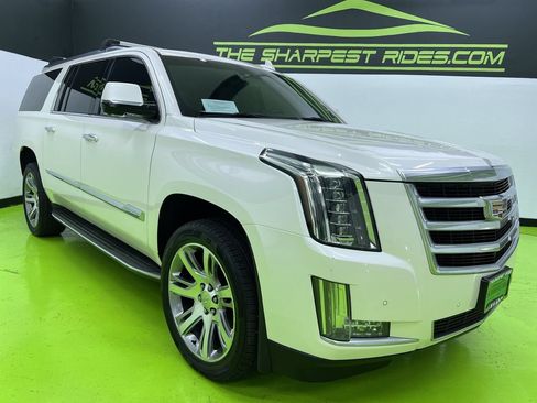 Used 2015 Cadillac Escalade ESV Luxury AWD/4WD image 2
