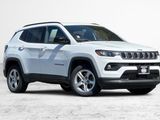 Used 2024 Jeep Compass Latitude image 2