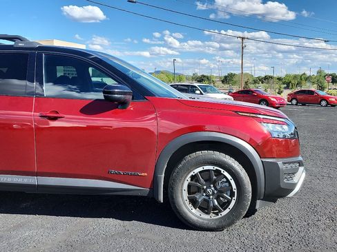 Used 2024 Nissan Pathfinder Rock Creek AWD/4WD image 4