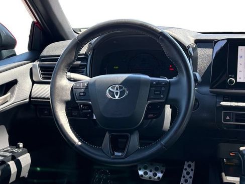 Used 2025 Toyota Camry SE FWD image 15