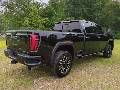 Certified 2024 GMC Sierra 2500 Denali Ultimate AWD/4WD image 4