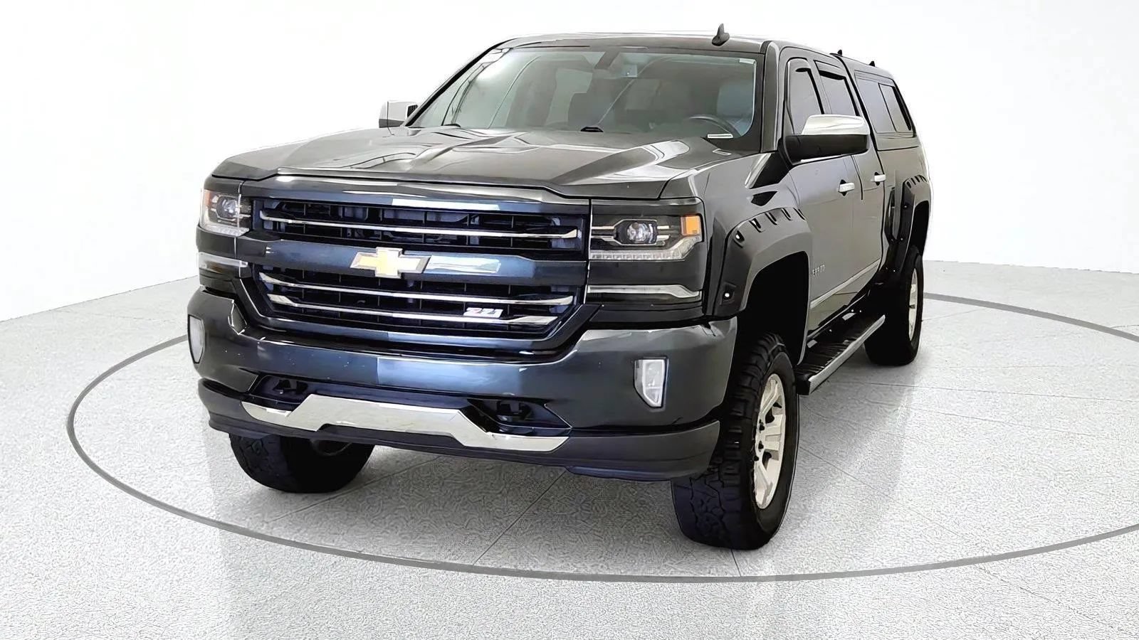 Used 2017 Chevrolet Silverado 1500 LTZ Z71 AWD/4WD image 3