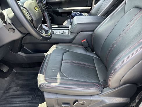 Used 2023 Ford Expedition Limited AWD/4WD image 9