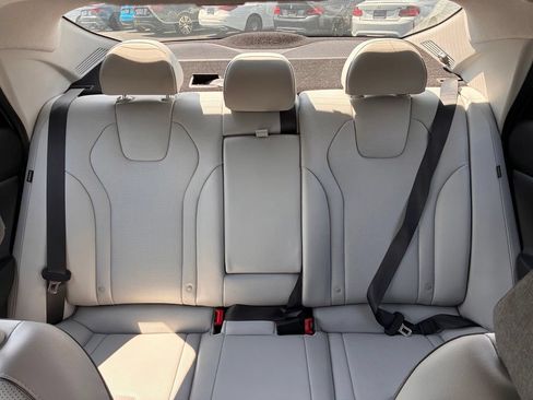 Used 2024 Hyundai Elantra Limited FWD image 13