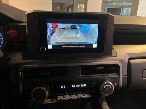 Used 2025 Toyota 4Runner TRD Off-Road image 25