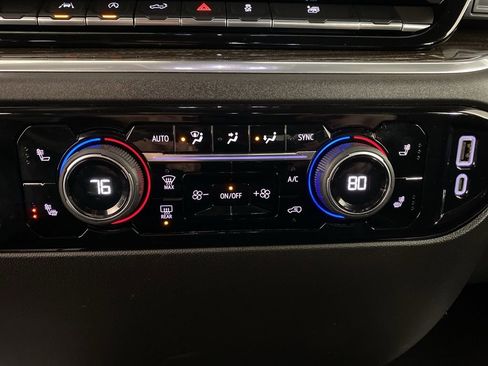 Used 2025 Chevrolet Silverado 1500 LT image 8