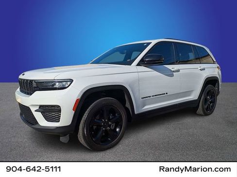Used 2023 Jeep Grand Cherokee Altitude AWD/4WD image 1