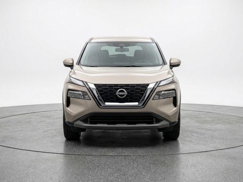 Used 2025 Nissan Rogue SV FWD image 2