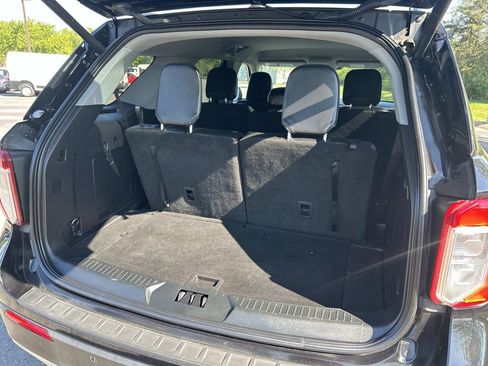 Used 2023 Ford Explorer XLT w/ Equipment Group 202A AWD/4WD image 13