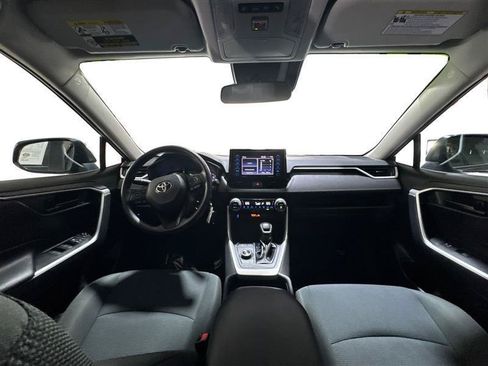Used 2020 Toyota RAV4 LE AWD/4WD image 14