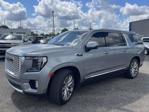 Used 2024 GMC Yukon XL Denali w/ Denali Reserve Package AWD/4WD image 7