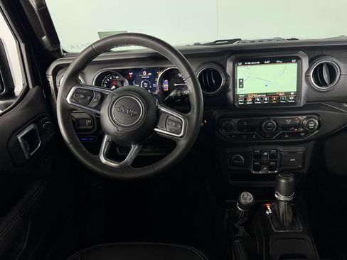 Used 2023 Jeep Wrangler Unlimited Sahara AWD/4WD image 14