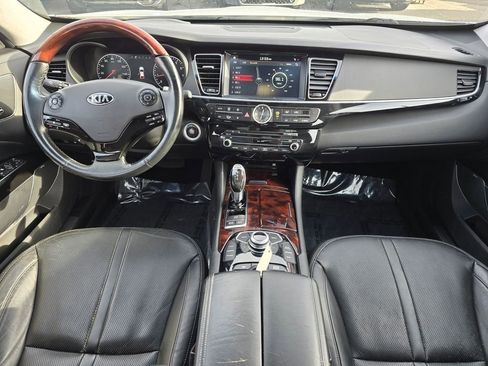 Used 2017 Kia K900 Luxury image 20