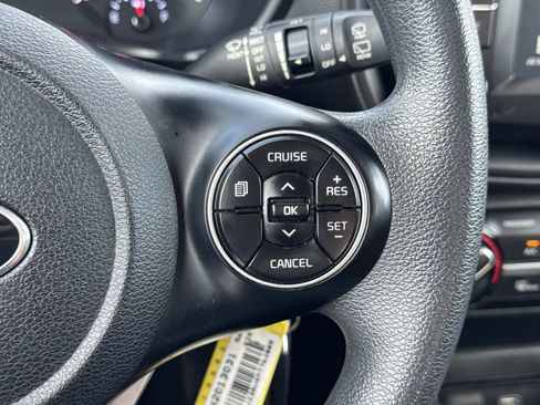 Used 2021 Kia Soul LX image 12