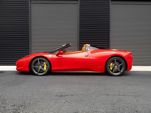 Used 2015 Ferrari 458 Spider RWD image 6