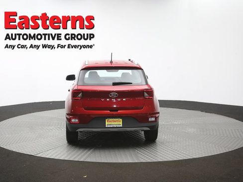 Used 2024 Hyundai Venue SEL FWD image 37