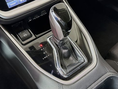 Used 2024 Subaru Outback Premium image 19