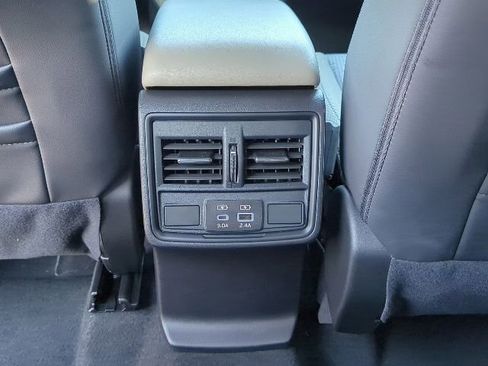 Used 2025 Subaru Forester Premium image 17