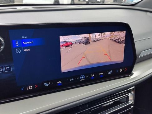 New 2026 Chevrolet Traverse LT image 12