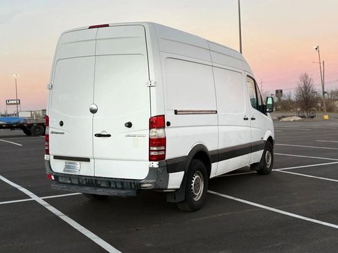 Used 2011 Freightliner Sprinter 2500 image 5