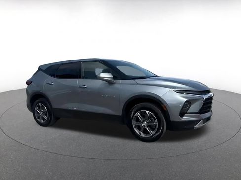 Used 2026 Chevrolet Blazer LT FWD image 2
